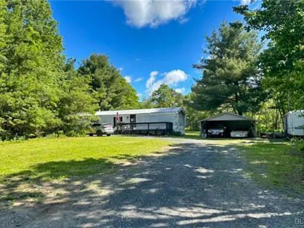 128 Snowflake Dr, Blakeslee, PA 18610