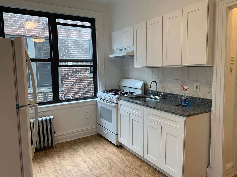 1st image of 3052 45th St APT 3F