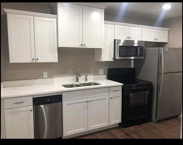 210 Wayside Dr — Photo 2