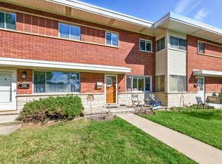 173 Village Ct, Des Plaines, IL 60016