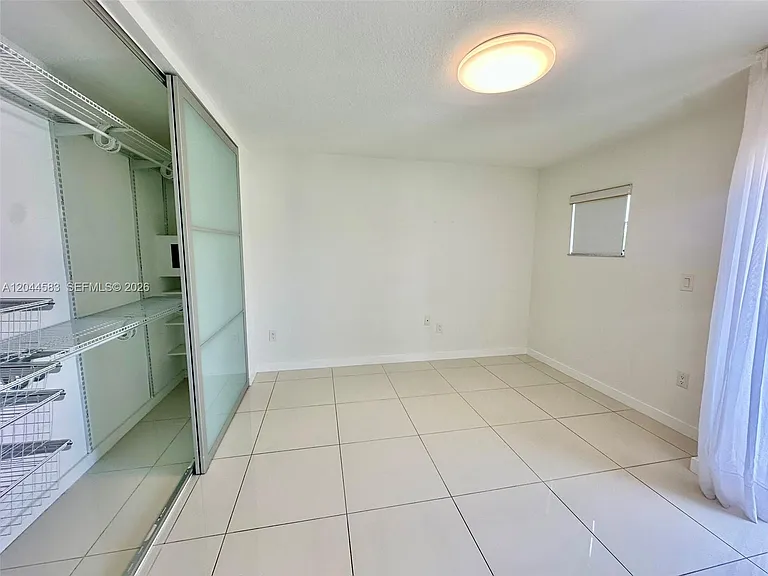 411 SW 37th Ave #3-D — Photo 6