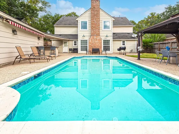 1807 Saddlecreek Dr, Houston, TX 77090