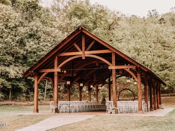 801 & 805 Hardin Ln, Sevierville, TN 37862