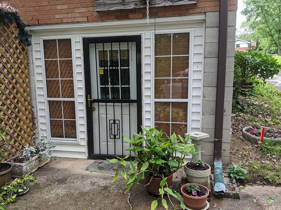 1st image of 811 Winthorne Ct #B
