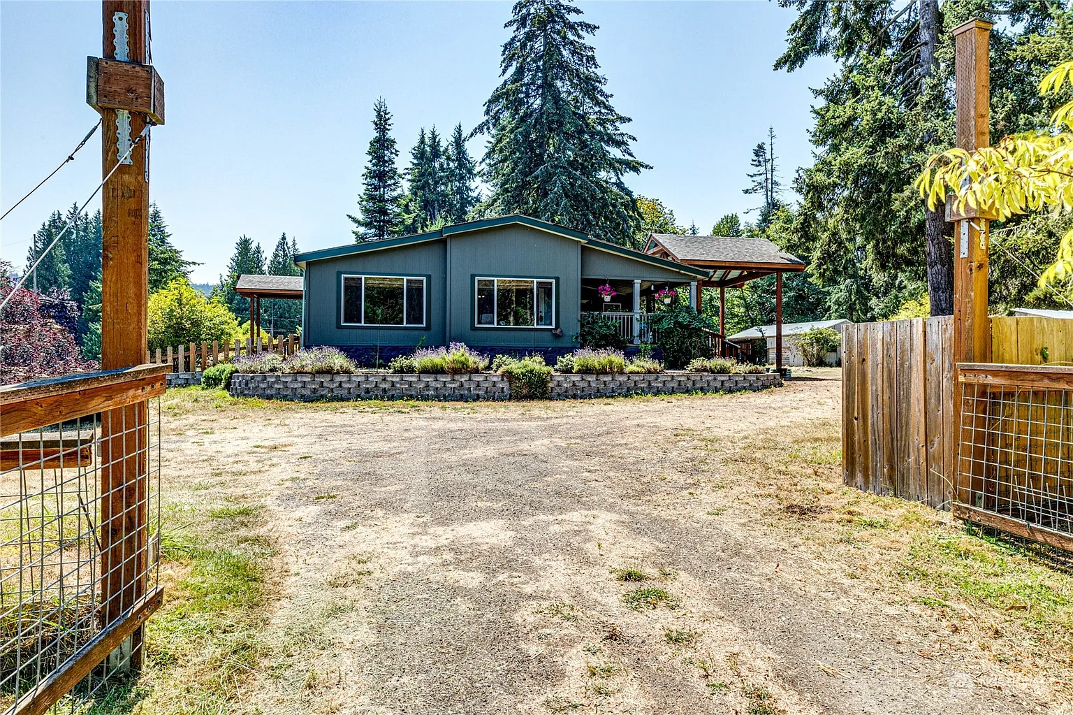 1371 Freshwater Bay Road photo 1