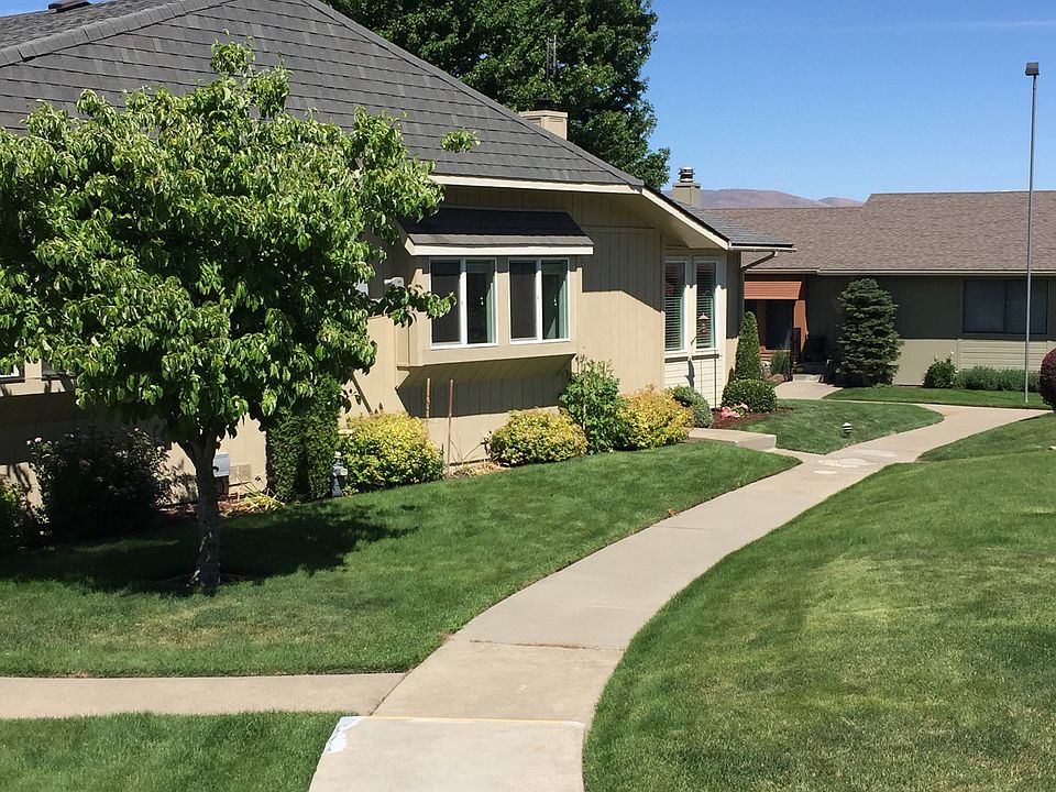 1st image of 3006 Redwood Way #24