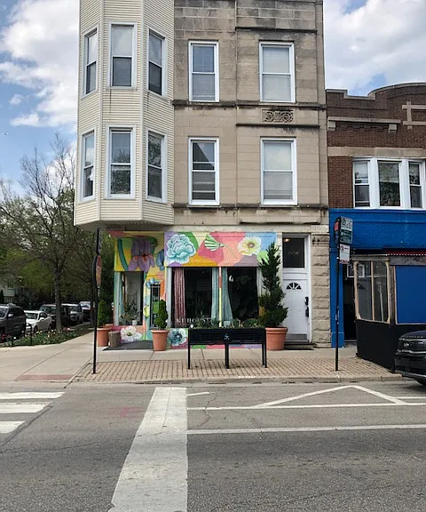 2058 W Roscoe St #1R — Photo 4