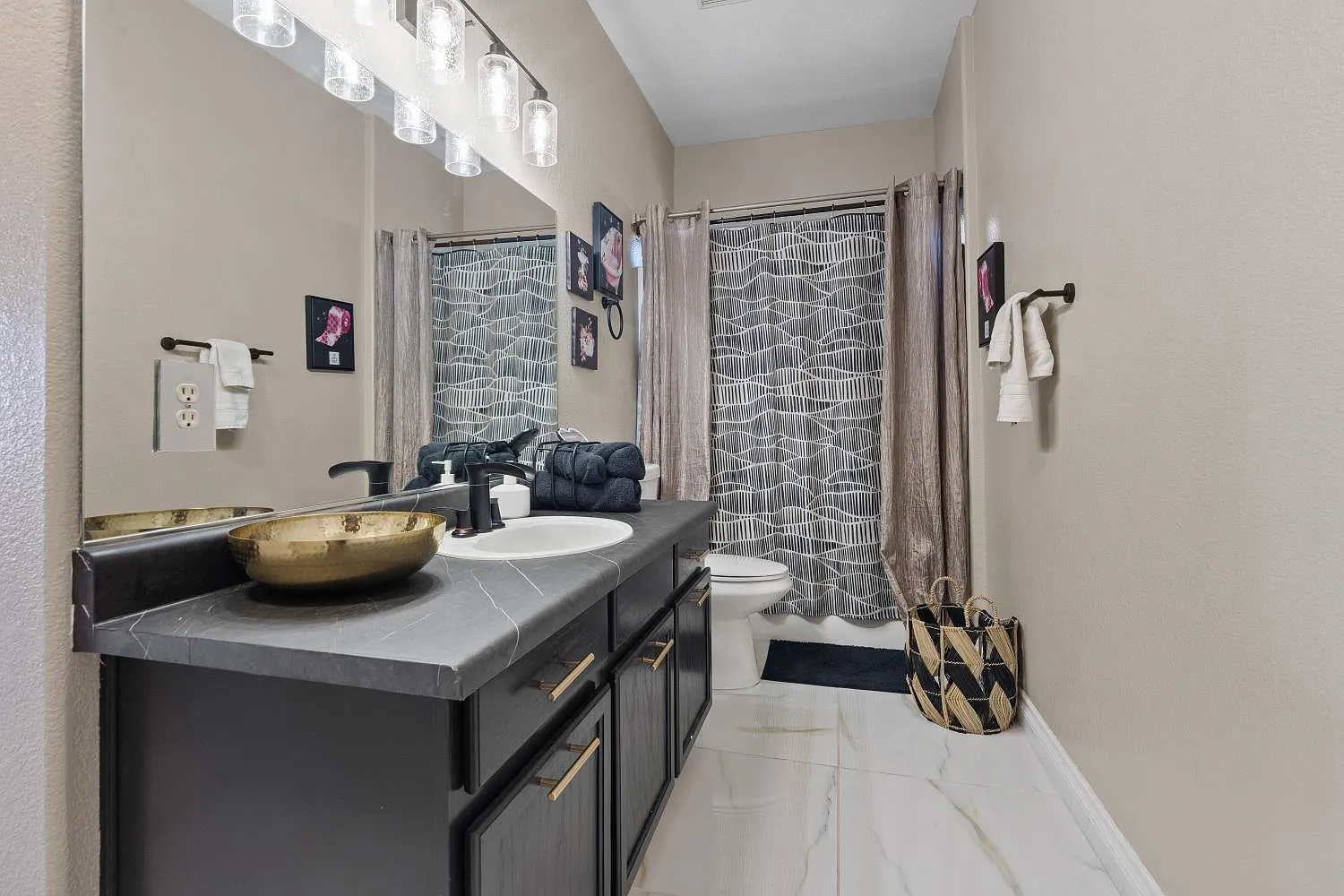 4 bed, 3.0 bath, 3000 sqft, $1,001 — Photo 3