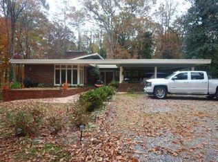 148 Rutledge Rd, Greenwood, SC 29649