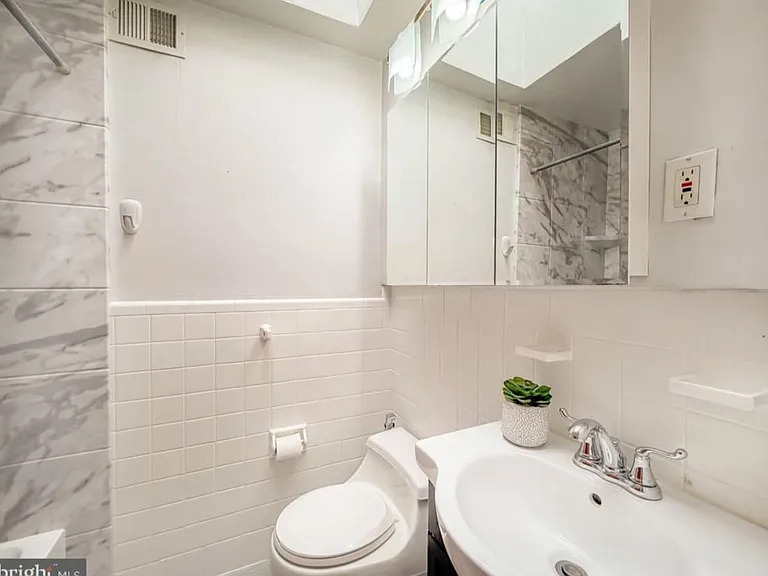 2723 Solly Ave — Photo 15