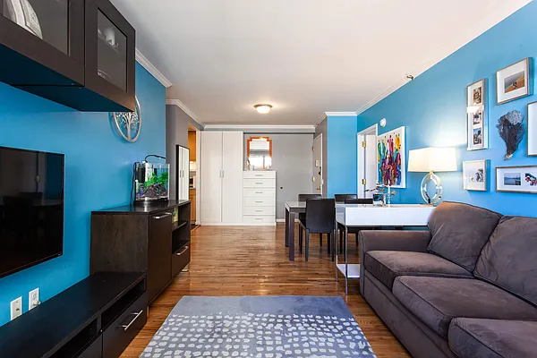 Sold by HomeDax Real Estate | media 1