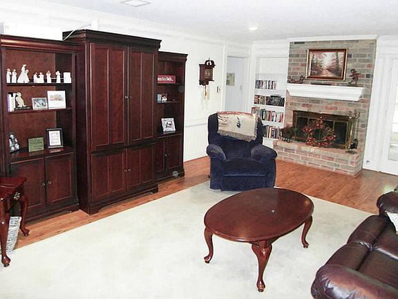 MAIN LIVING AREA WITH FIREPLACE