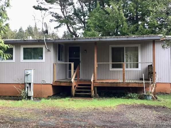 220 SE Hazelton Pl, Depoe Bay, OR 97341