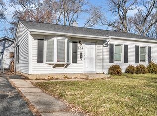 809 Robert St, Aurora, IL 60506