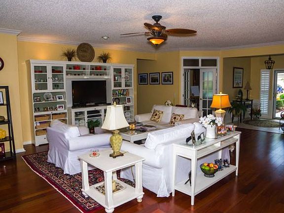 Great Rm, facing forward