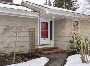 345 Fowler Rd, Cape Elizabeth, ME 04107