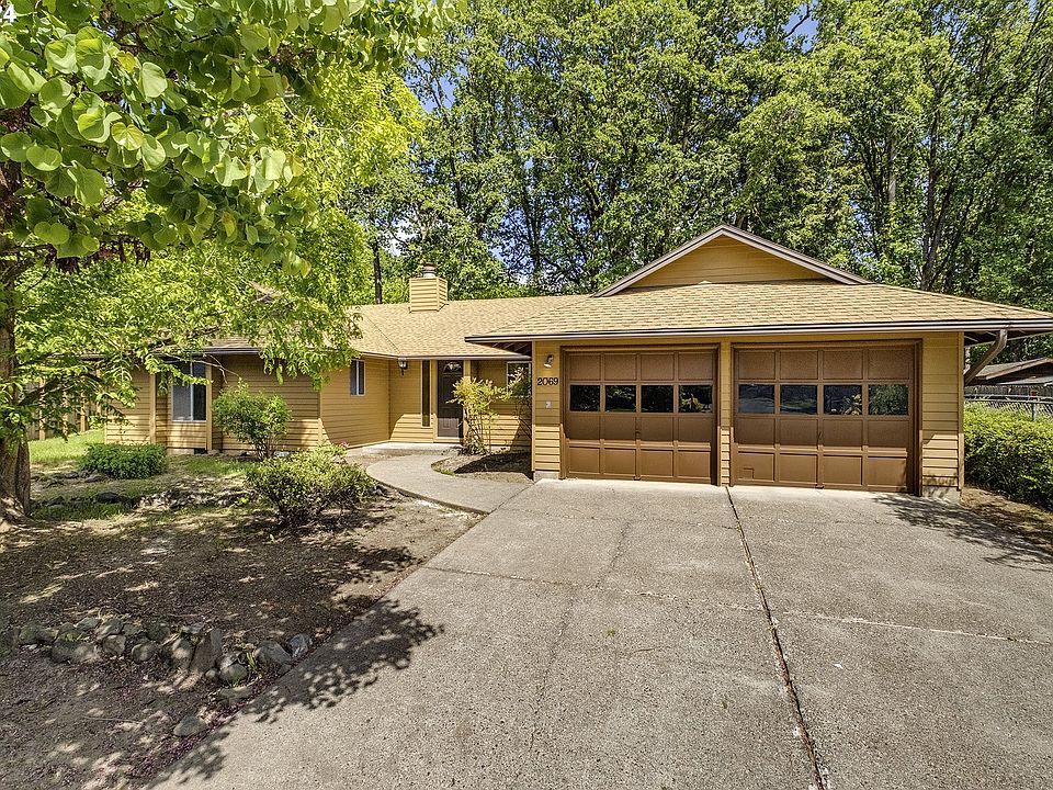 1st image of 2069 NE Laura Ct
