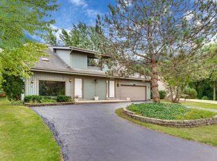 988 N Martin Dr, Palatine, IL 60067