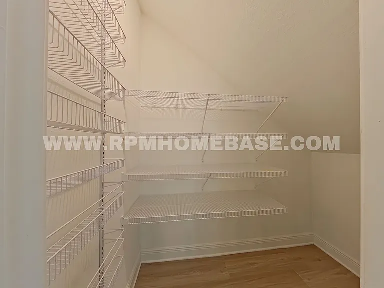 1705 E Gadsden St — Photo 5