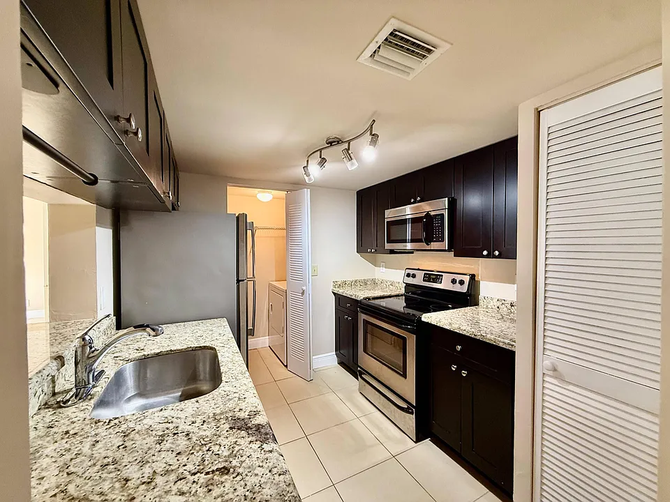 9901 Westview Dr #324