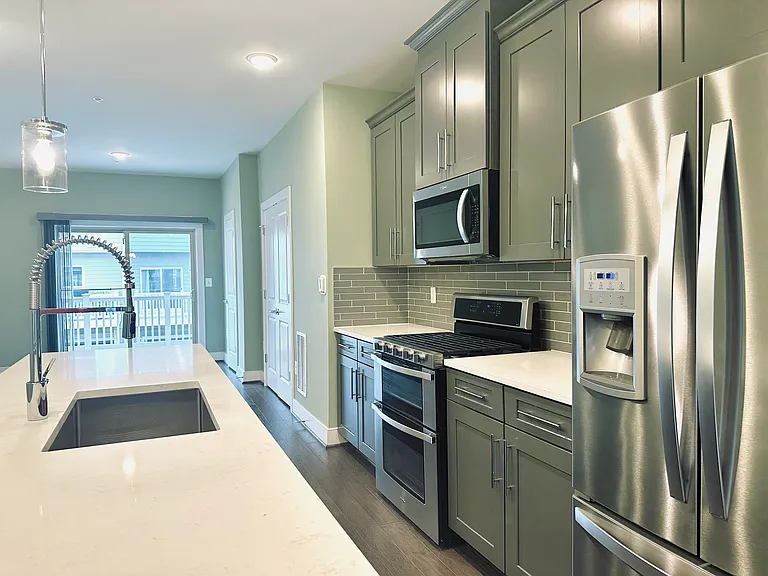 1009 Rockwell Ave — Photo 19