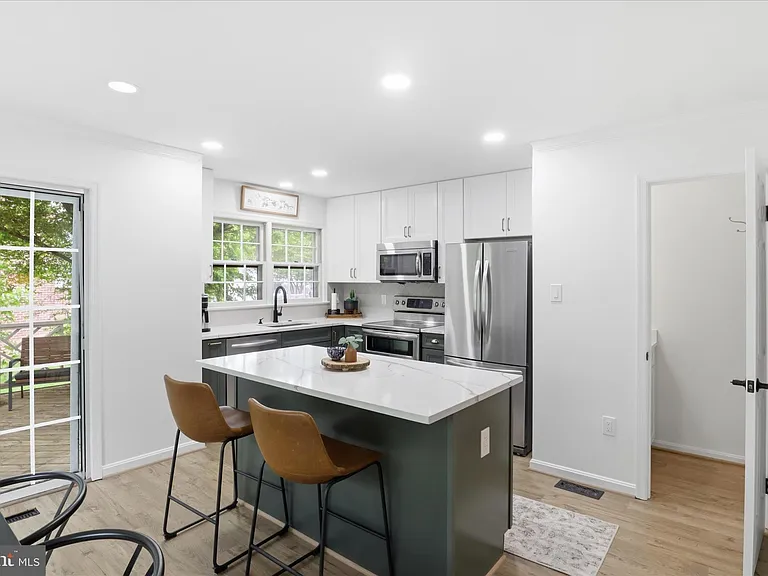 12845 Mill Brook Ct — Photo 13