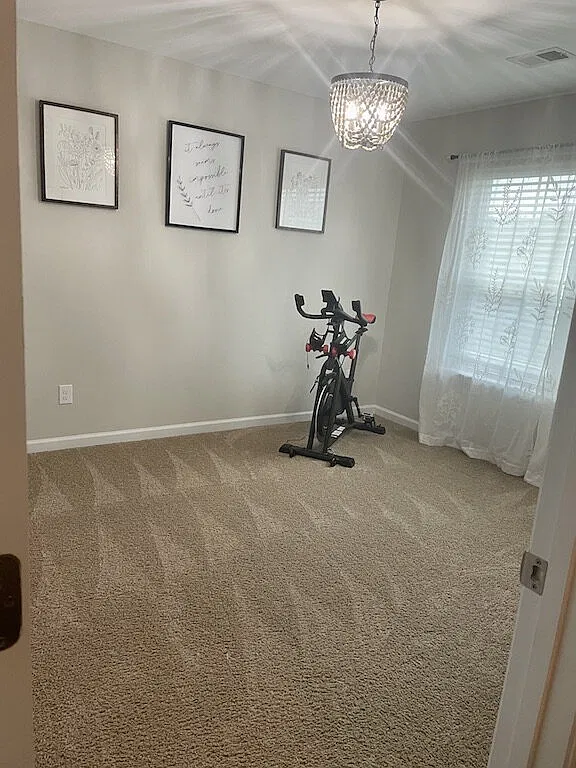 4 bed, 2.5 bath, 2321 sqft, $2,000 — Photo 4