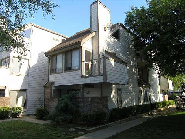 1st image of 3101 Sondra Dr APT 203