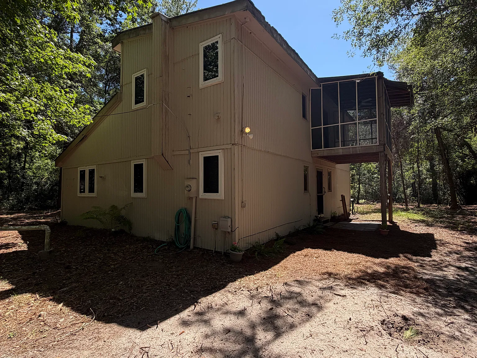 2 bed, 1.5 bath, 1840 sqft, $1,700 — Photo 2