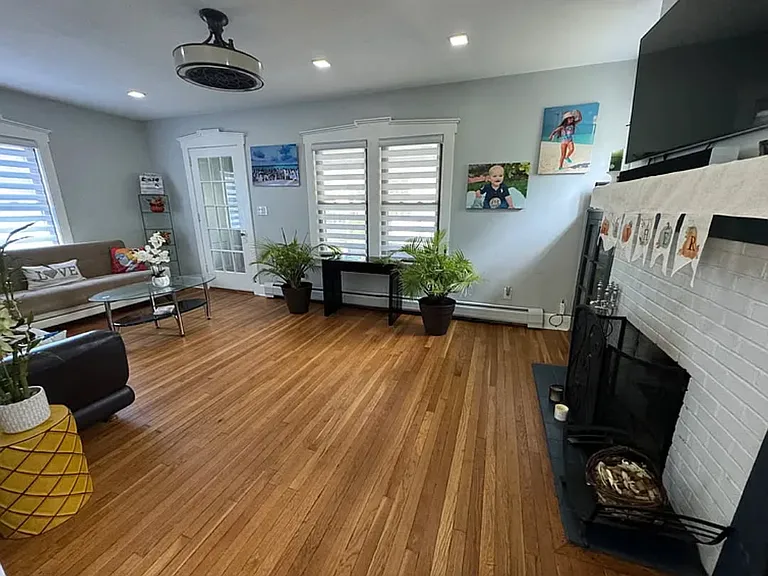 186 Selvage Ave — Photo 2