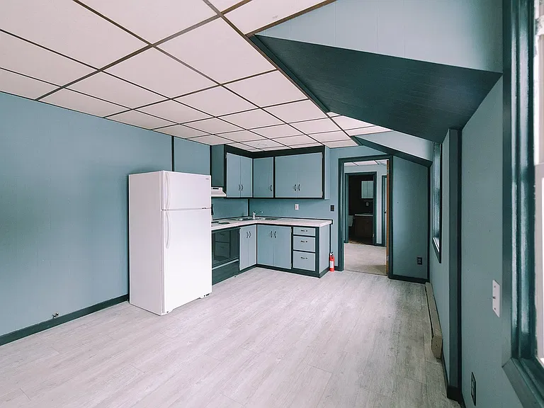 300 Norway Ave — Photo 3