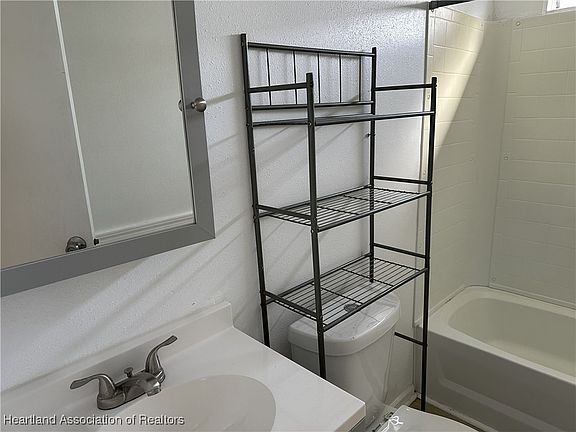 5th image of 2273 Kansas St