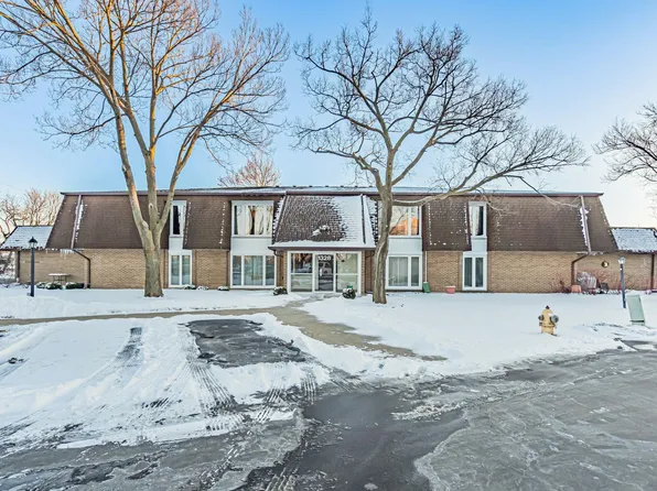 1328 S New Wilke Rd Unit 2C, Arlington Heights, IL 60005