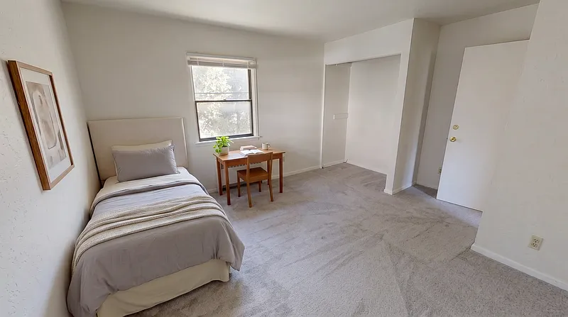 1 bed, 1.0 bath, 183 sqft, $800 — Photo 2