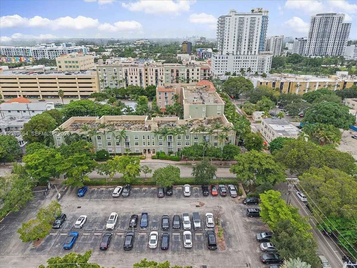 Regent Park Condo — Photo 4