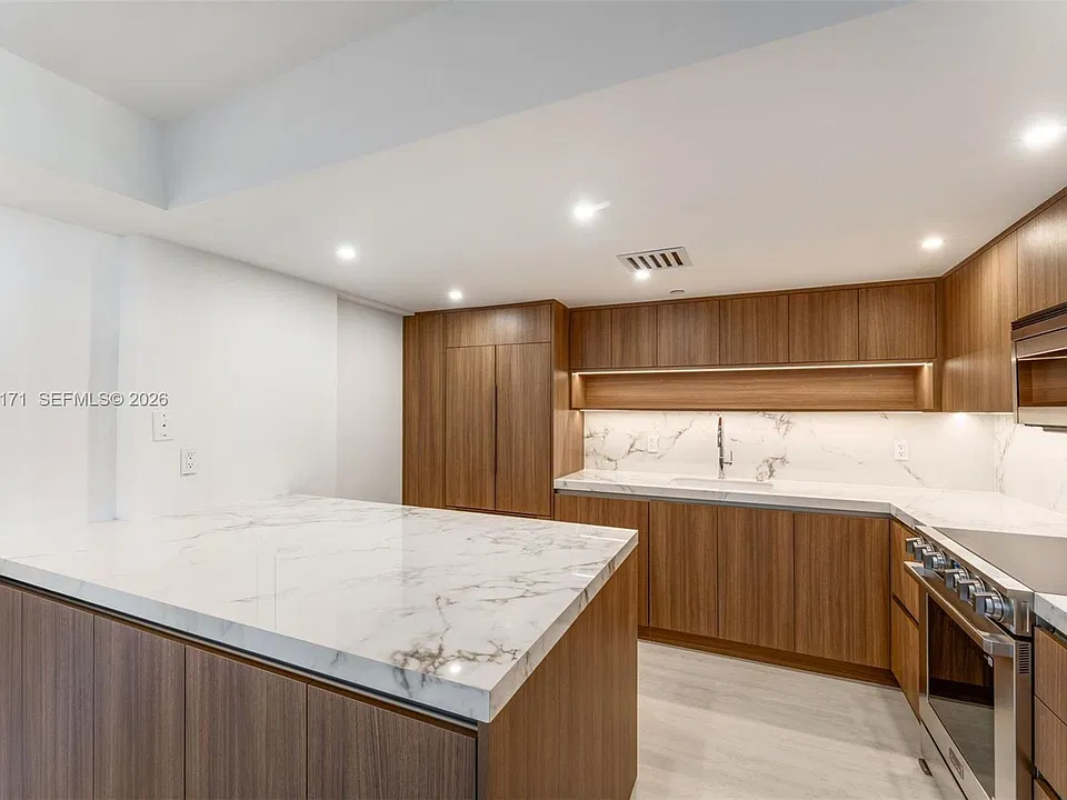 2000 Towerside Ter #Penthouse 3