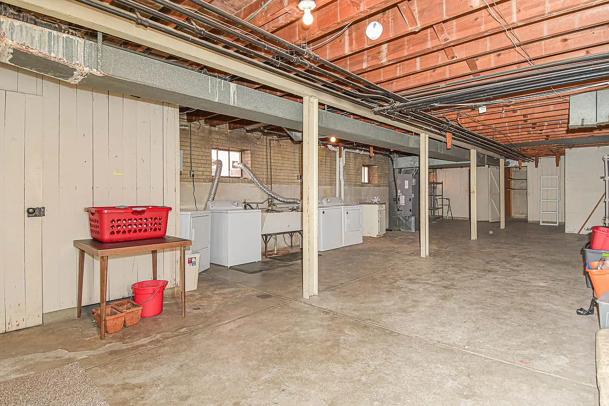2 bed, 1.5 bath, 1576 sqft, $1,500 — Photo 2