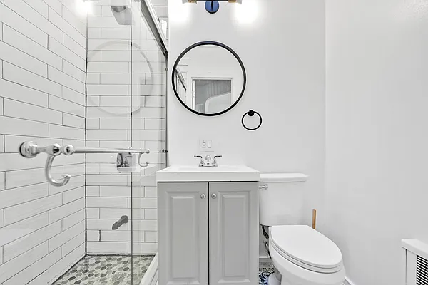 Bathroom, photo 1