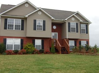 104 Halecrest Ct, Jonesborough, TN 37659