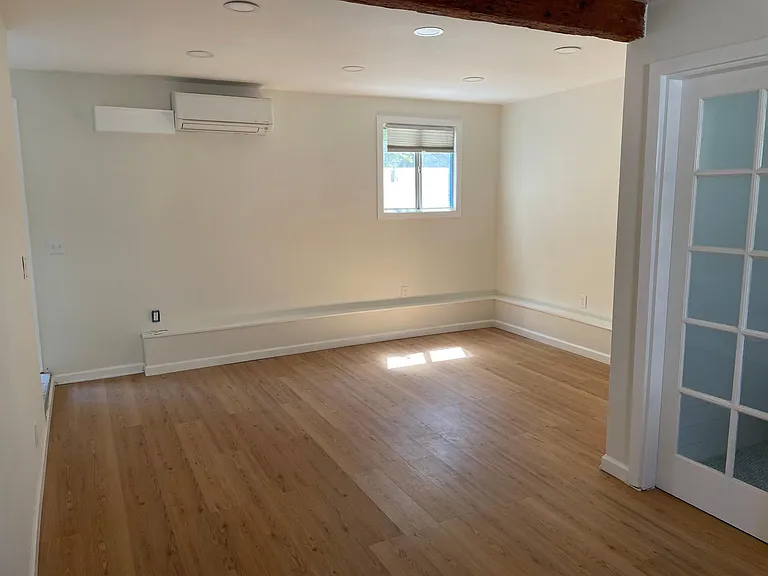 1149 22nd St #B — Photo 4