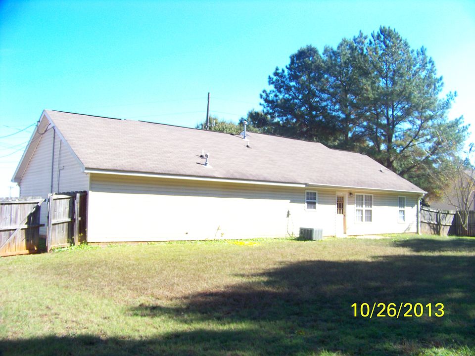 2nd image of 335 Regal Rd