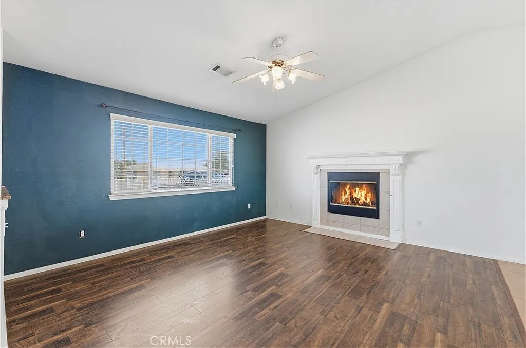 3 bed, 1242 sqft, $2,700 — Photo 2