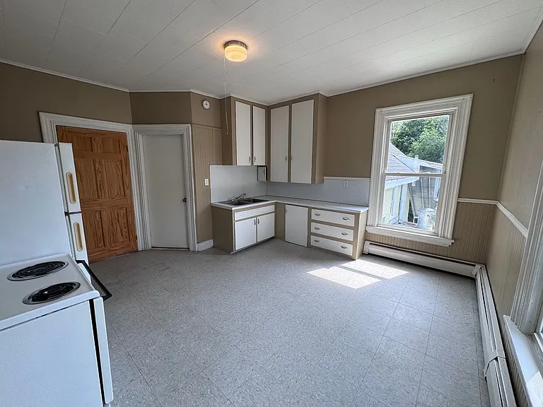41 Elm St — Photo 3