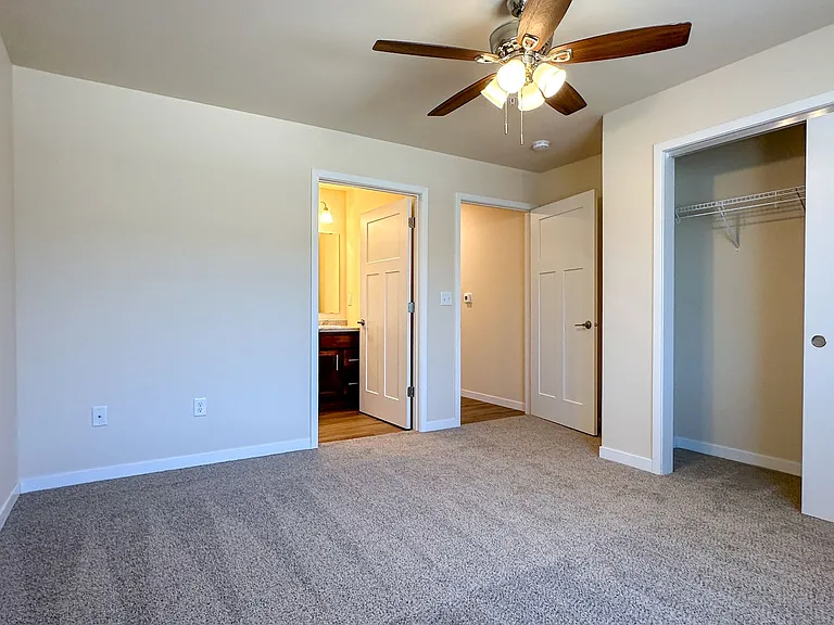 713 Caroline St — Photo 261