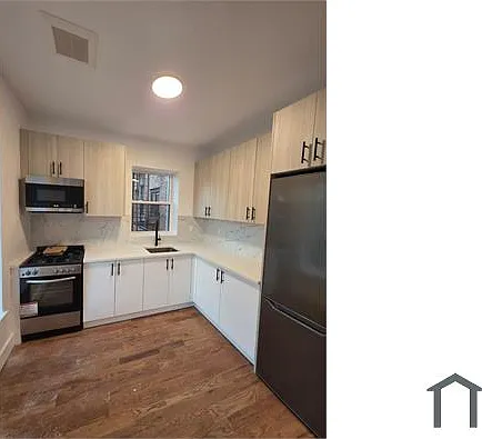 286 Hawthorne Ave — Photo 1
