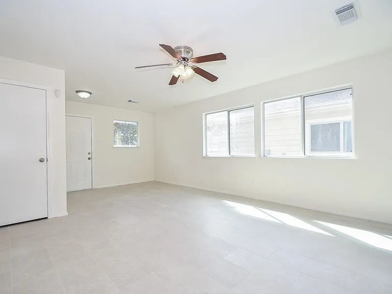 20638 Patriot Park Ln — Photo 6