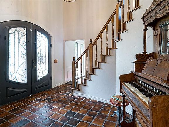 3rd image of 3713 San Juan Cir