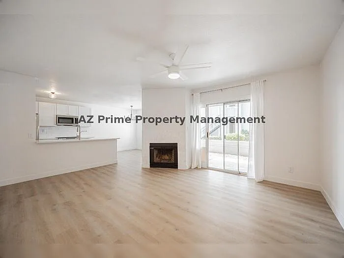 2 bed, 2.0 bath, 1079 sqft, $1,595 — Photo 4