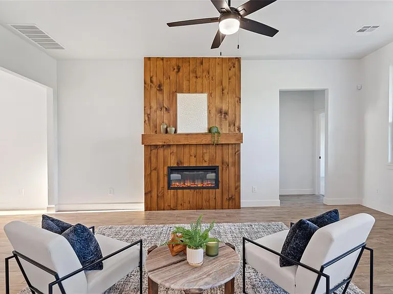 5008 Misty Wood Ln — Photo 11