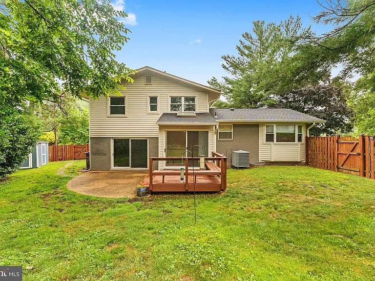 6901 Murray Ln — Photo 42